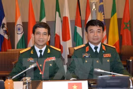 Vietnam attends peacekeeping conference in France