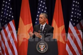 US President calls for more solid foundation for bilateral ties