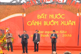  Vietnam Poetry Day 2016 spotlighted in Hanoi