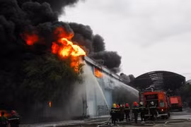 HCM City to buy new fire-fighting robots, boats