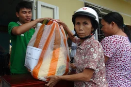 Quang Tri supports farmers affected by mass fish deaths
