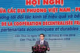 Conference boosts partnership among Vietnamese, French localities