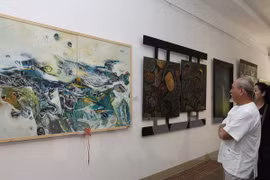Traditional Vietnamese lacquer painting show in Hanoi