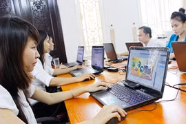 Retailers look for e-commerce uplift 