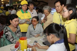 Downtown Hanoi goes blue in response to World Diabetes Day