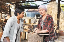 Nationwide film season to celebrate 12th National Party Congress