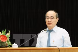 Fatherland Front leader pays pre-Tet visit to VBS Supreme Patriarch 