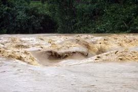 Lao Cai: Extensive search for nine missing in flash floods 