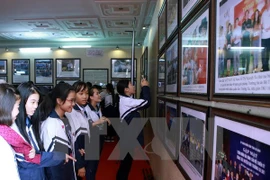 Hoang Sa, Truong Sa exhibition comes to Vinh Long 