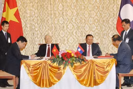 Vietnam, Laos issue joint statement