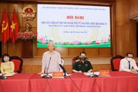 Party General Secretary Nguyen Phu Trong meets voters in Hanoi