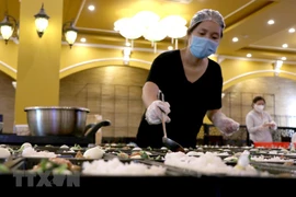 Meal boxes in Da Nang’s quarantine zones carefully prepared to ensure food safety