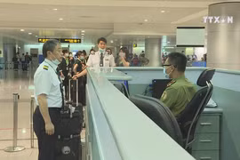 Airport officers strive to avoid Covid-19 infection