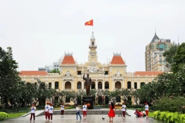 Tourists allowed to visit headquarters of HCM City People’s Committee