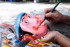 Traditional toy making village bustling as Mid-autumn festival nears