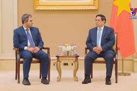 PM receives heads of UAE corporations in Abu Dhabi
