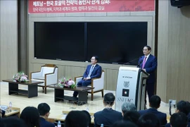 Prime Minister Pham Minh Chinh speaks at Seoul National University during his visit to the RoK. (Photo: VNA)