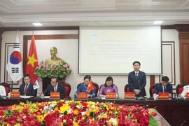 Chairman of the Ha Nam People's Committee Truong Quoc Huy speaks at the MoU signing ceremony. (Photo: baohanam.com.vn) 