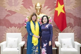 Vice Chairwoman of the National Assembly (NA) of Vietnam Nguyen Thi Thanh (right) meets with UNICEF Representative to Vietnam Silvia Danailov. (Photo: quochoi.vn)