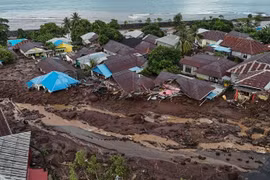 Flash floods and landslides hit the Indonesian eastern province of Maluku on the morning of August 25. (Photo: Antara)