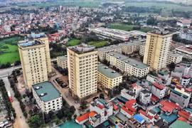Social housing blocks in Hanoi for workers at the Thang Long Industrial Park. The target is that all industrial parks and export processing zones in the city have social housing. (Photo: VNA)