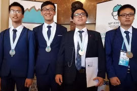 Vietnamese students win golds at Int’l Olympiads