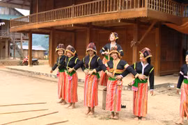 Classes preserve Cong ethnic minority’s folk art 