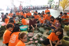 Square cakes as Tet gifts for underprivileged people