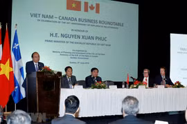 PM introduces investment opportunities to Canadian firms