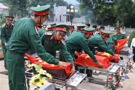 Dien Bien holds burial service for remains of fallen soldiers in Laos