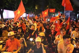 Vietnam beats Philippines 2-1 in AFF Cup semifinal first leg