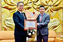  Japanese Ambassador receives friendship insignia