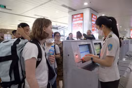 Tourists flock to Hanoi during five-day holidays