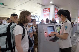 Tourists flock to Hanoi during five-day holidays