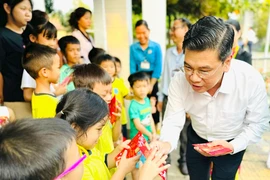 Needy people in HCM City supported to enjoy Tet