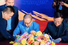 Coach Park Hang-seo makes official return to Vietnamese football