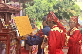Islanders commemorate soldiers of ancient Hoang Sa Flotilla