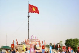 Quang Tri flag hoisting ceremony marks national reunification day