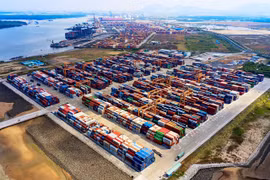 Nearly 112 million tonnes of cargo handled at Vietnamese seaports