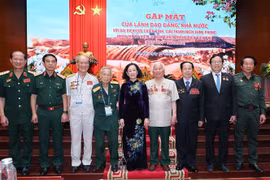 Dien Bien soldiers, youth volunteers meet in Hanoi