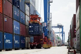 Controlling shipping line surcharge increases for market stability