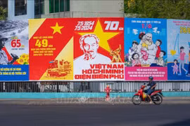 Cuban leaders congratulate Vietnam on 49th national reunification anniversary