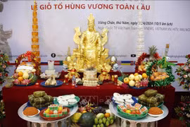 Overseas Vietnamese in Laos, France, Israel commemorate Hung Kings