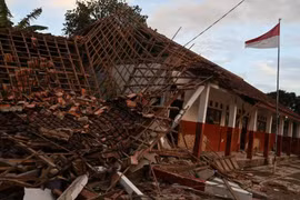 Earthquake of magnitude 6.5 strikes off coast of Indonesia's Java island