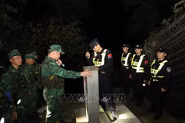 Vietnamese, Chinese border forces conduct first night joint patrol