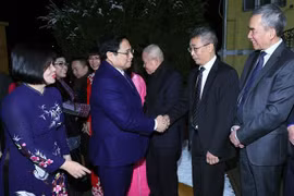 PM meets Vietnamese community in Hungary