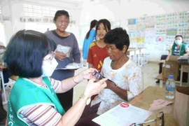 Vietnamese business offers health services to disadvantaged people in Cambodia