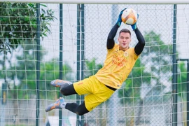 Goalkeeper Dang Van Lam withdraws from Asian Cup squad, opening door for Nguyen Filip