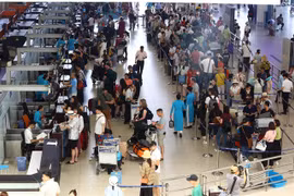 Major airports see over 200,000 passengers as holiday ends