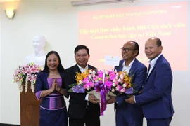 Alumni contribute to Vietnam-Cambodia relations